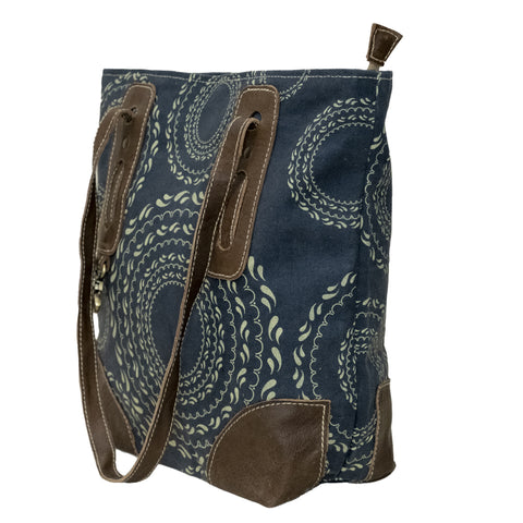 Parakit Tote Bag